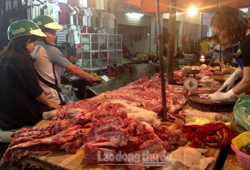 Hà Nội: Không để người tiêu dùng “quay lưng” với thịt lợn