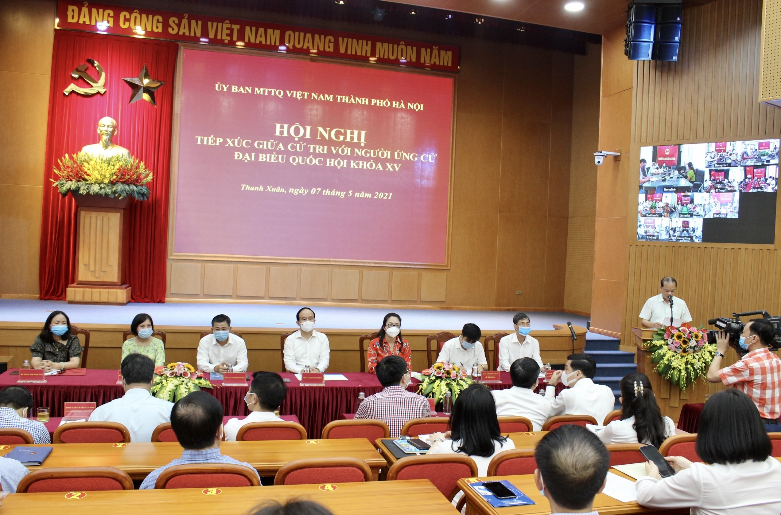 Ứng cử viên đại biểu Quốc hội khóa XV tiếp xúc cử tri quận Thanh Xuân