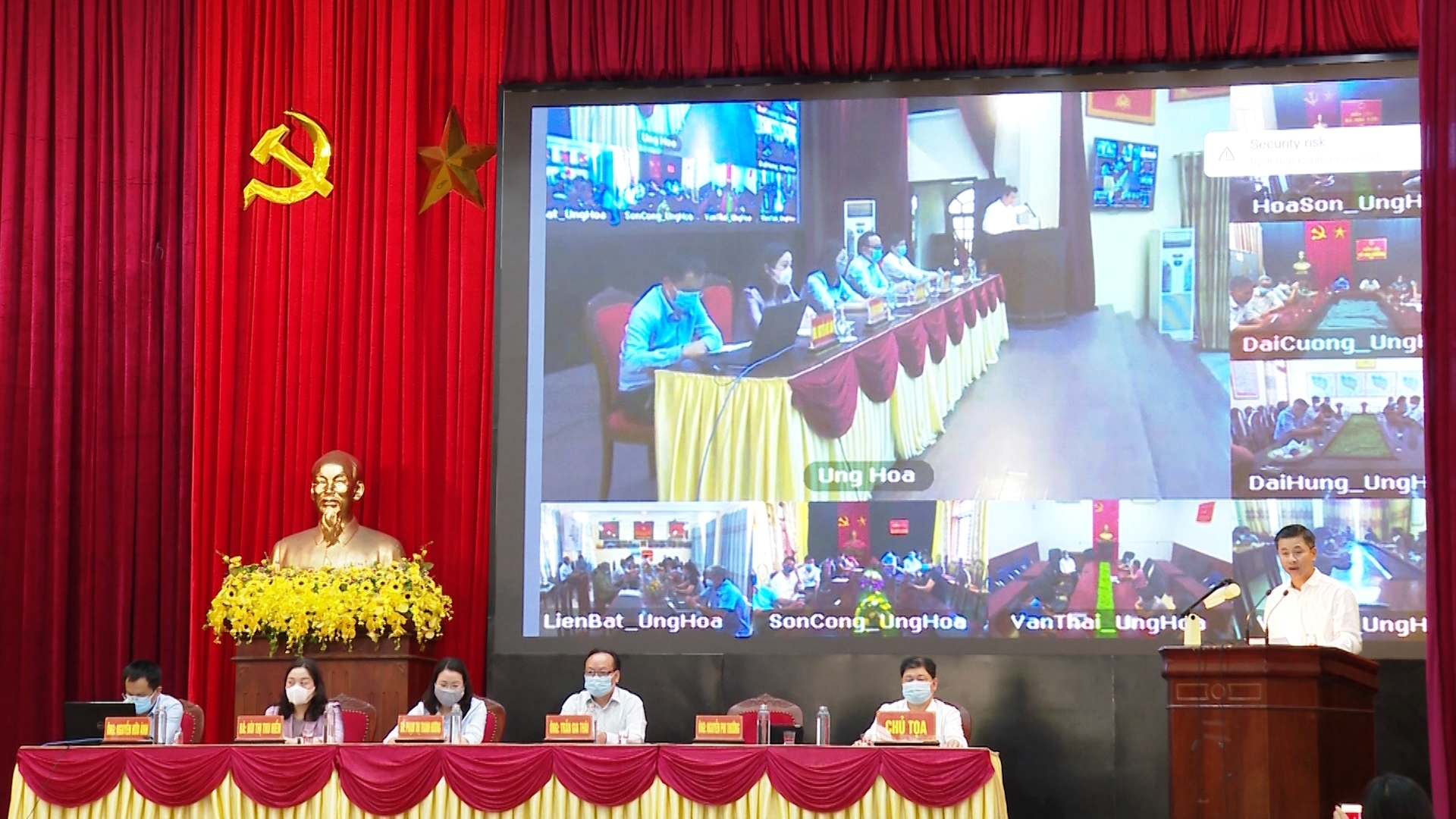 Người ứng cử đại biểu Hội đồng nhân dân thành phố Hà Nội tiếp xúc cử tri huyện Ứng Hòa