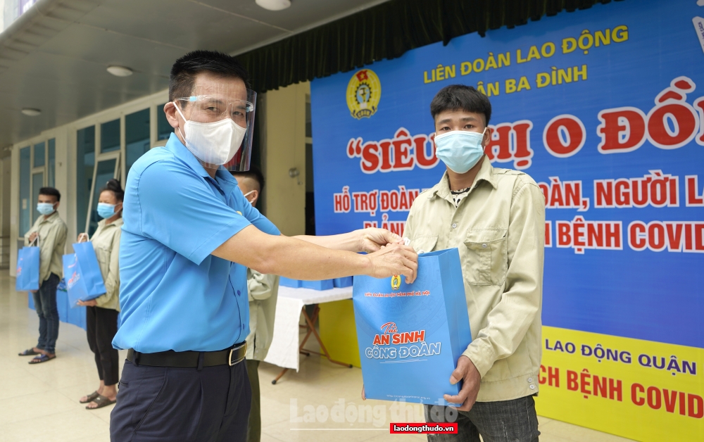 LĐLĐ quận Ba Đình trao 131 “Túi An sinh Công đoàn” đến đoàn viên, người lao động khó khăn
