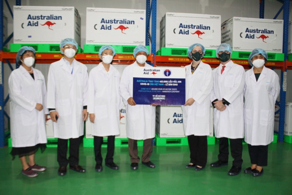 Việt Nam tiếp nhận 403.000 liều vắc xin AstraZeneca do Australia hỗ trợ