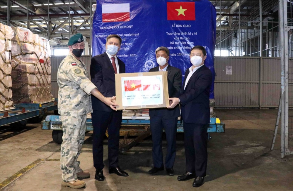Chính phủ Ba Lan tặng Việt Nam trang thiết bị, vật tư y tế trị giá khoảng 4 triệu USD