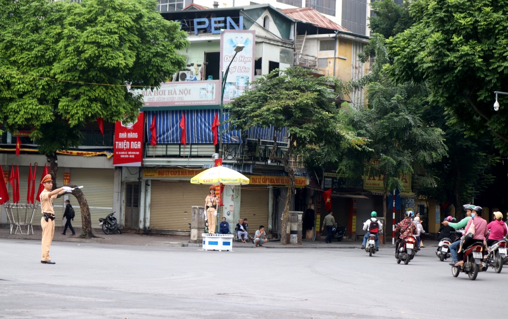 Lực lượng chức năng đảm bảo an toàn giao thông phục vụ Đại hội đại biểu lần thứ XVII Đảng bộ thành phố Hà Nội