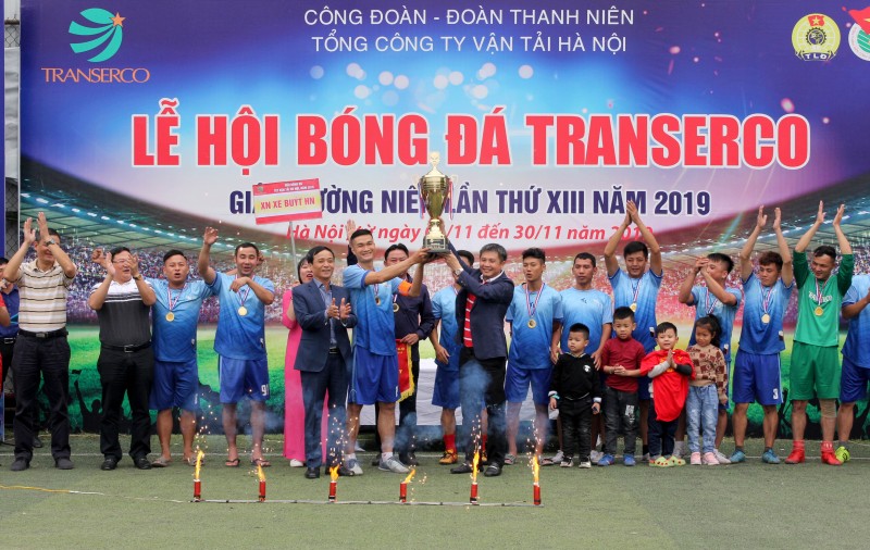 Xí nghiệp xe buýt Hà Nội vô địch giải bóng đá Tổng công ty vận tải Hà Nội năm 2019