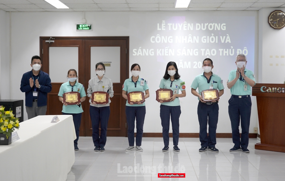 Người lao động Công ty TNHH Canon Việt Nam đón nhận danh hiệu “Công nhân giỏi”, “Sáng kiến, sáng tạo” Thủ đô