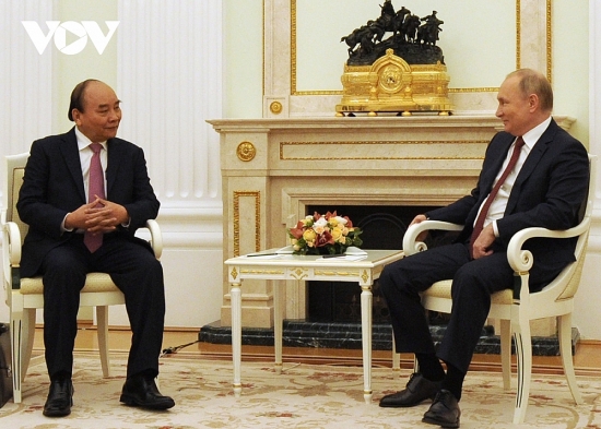 Chủ tịch nước Nguyễn Xuân Phúc hội đàm với Tổng thống Liên bang Nga Vla-đi-mia Pu-tin