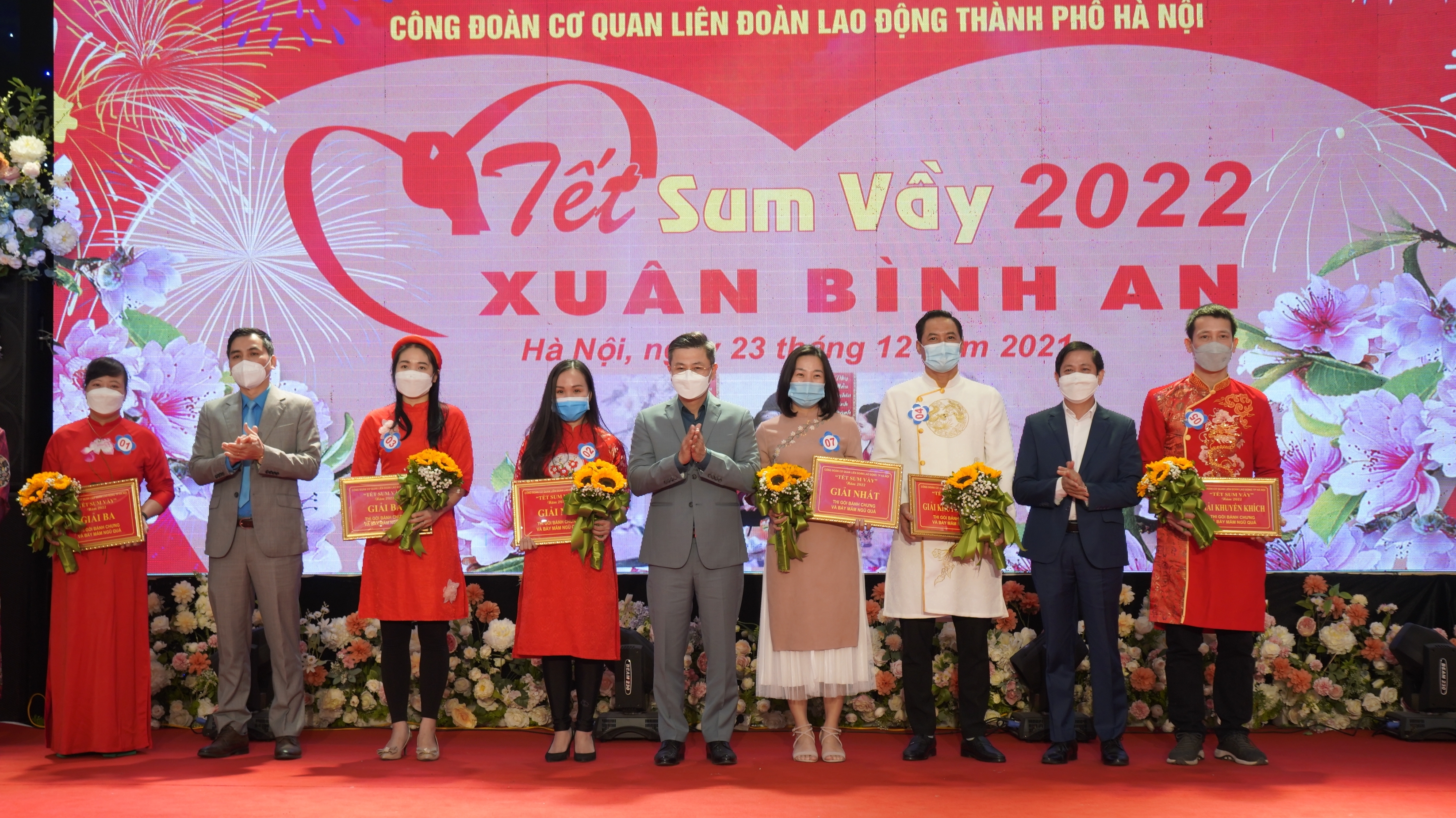 Công đoàn Cơ quan LĐLĐ thành phố Hà Nội tổ chức chương trình “Tết sum vầy - Xuân bình an" năm 2022