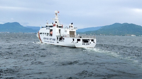 Quân chủng Hải quân điều nhiều tàu  và máy bay thủy phi cơ ra biển cứu nạn ngư dân