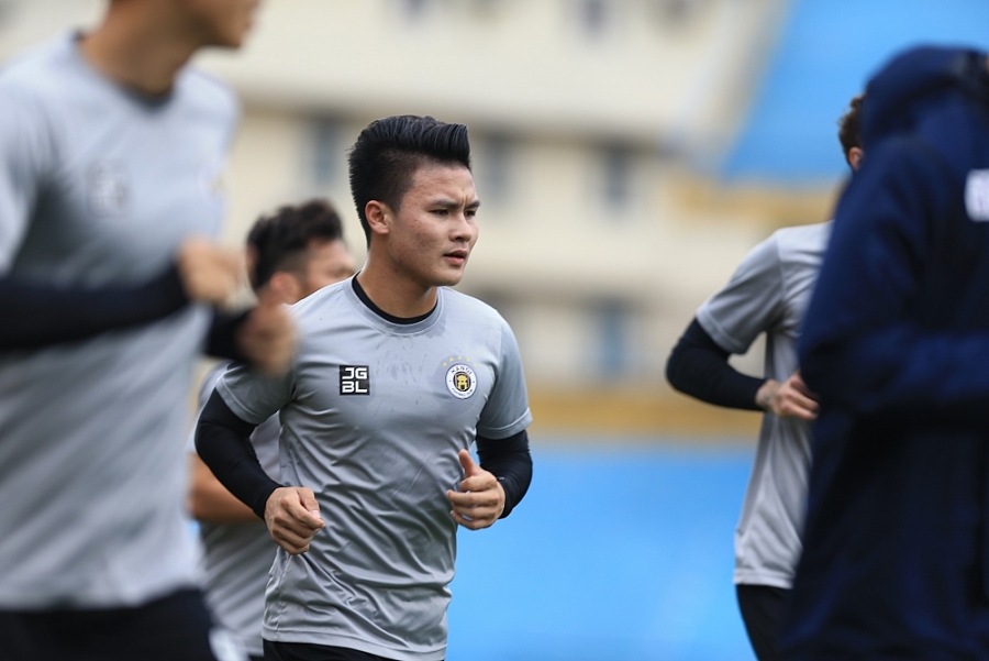Dàn sao Hà Nội FC tươi rói trong buổi tập đầu năm mới