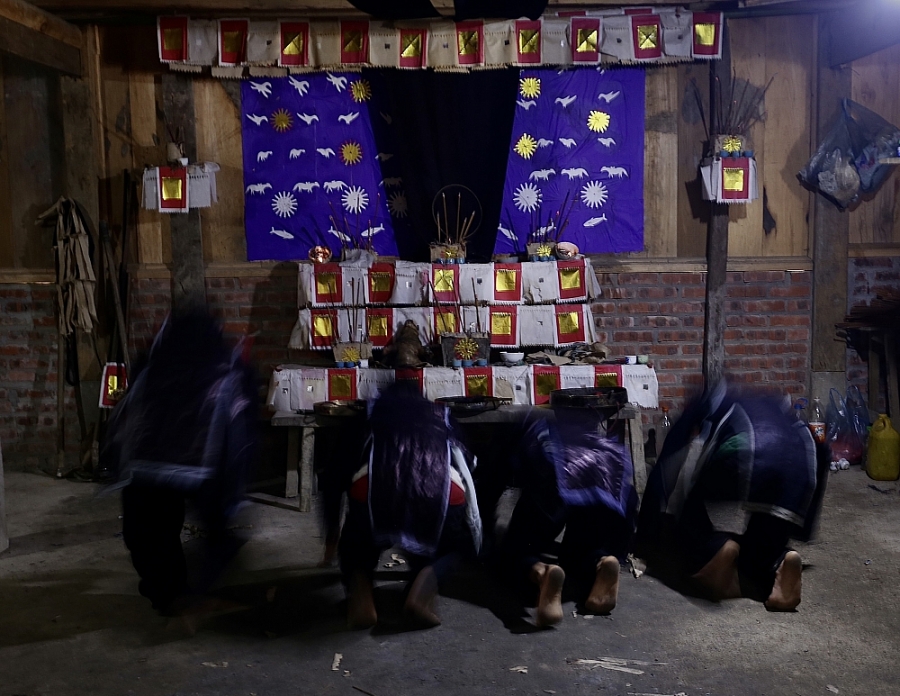 Độc đáo Lễ đầu năm của thầy cúng người H'Mông ở SaPa