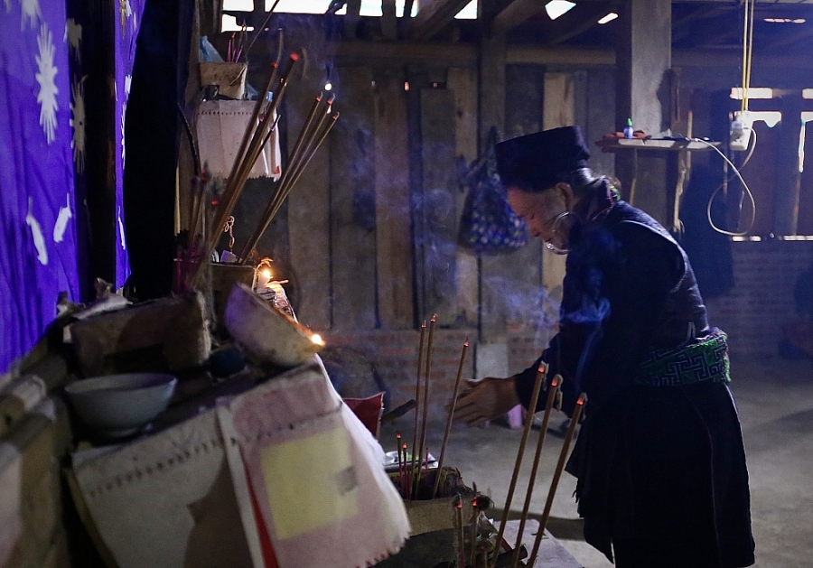 Độc đáo Lễ đầu năm của thầy cúng người H'Mông ở SaPa
