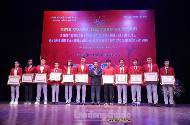 Quang Hải, Đình Trọng được vinh danh tại chương trình "Vinh quang Thể thao Việt Nam"