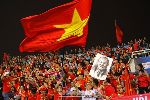 Chiến thắng lịch sử Việt Nam: Chiến thắng của đội tuyển Việt Nam đã ghi dấu một trang sử mới của bóng đá Việt Nam. Hãy cùng xem hình ảnh và đón nhận niềm tự hào về sự thành công này cùng đội tuyển.