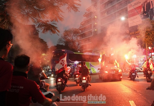 Vấn nạn pháo sáng trong bóng đá: Cần những giải pháp mạnh tay để ngăn chặn