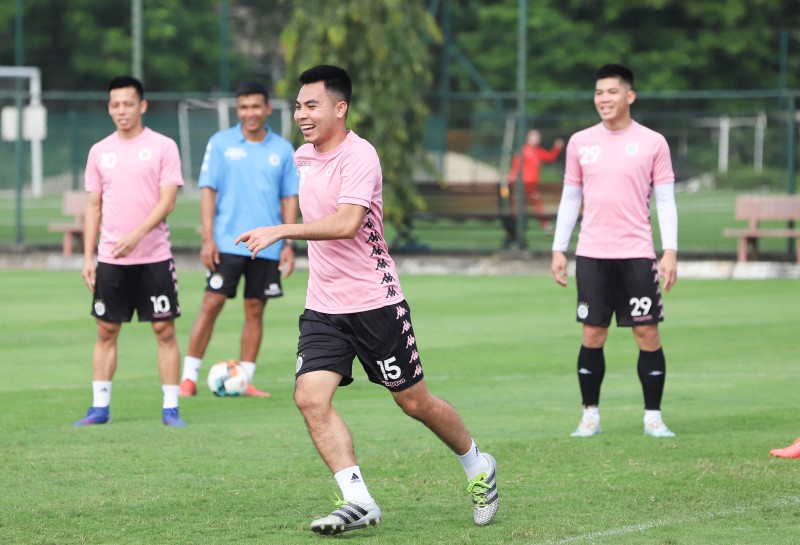 Câu lạc bộ Hà Nội sẽ nâng cao trình độ ngoại ngữ cho cầu thủ