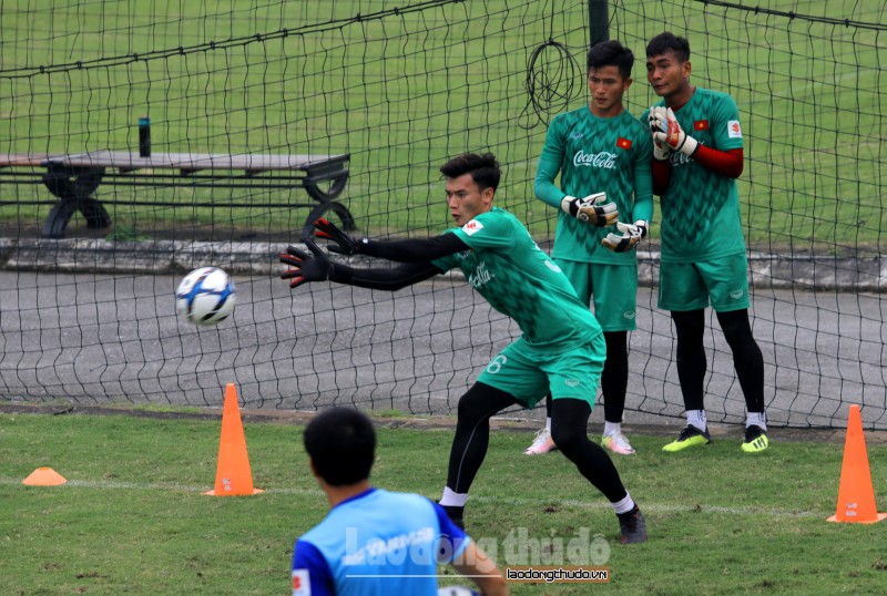 Bùi Tiến Dũng có mặt trong danh sách U23 Việt Nam đấu U23 Myanmar