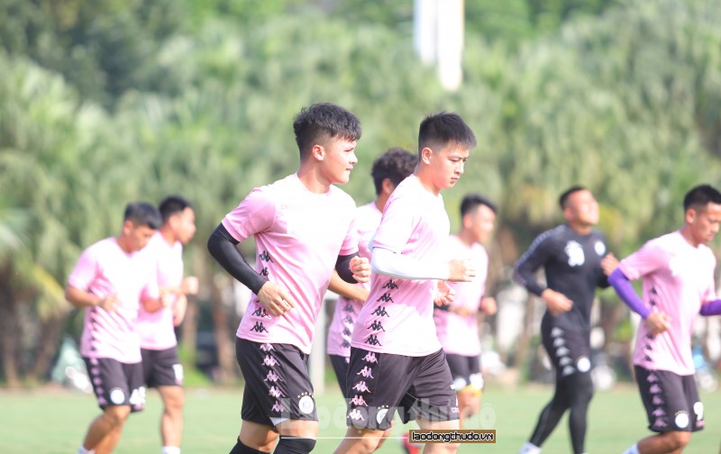 Câu lạc bộ Hà Nội tích cực luyện quân, chờ đối thủ ở V-League