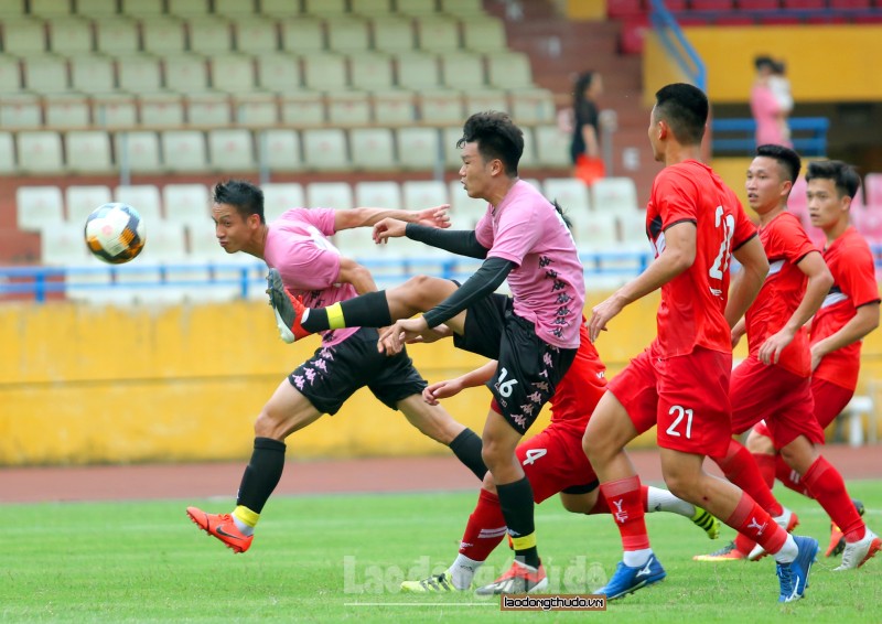 Thành Chung "khai nòng" cho Hà Nội FC trên sân nhà Hàng Đẫy