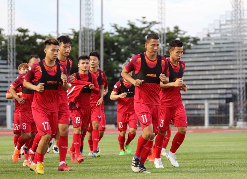 Buổi tập đầu tiên của đội tuyển Việt Nam tại Buriram, Thái Lan