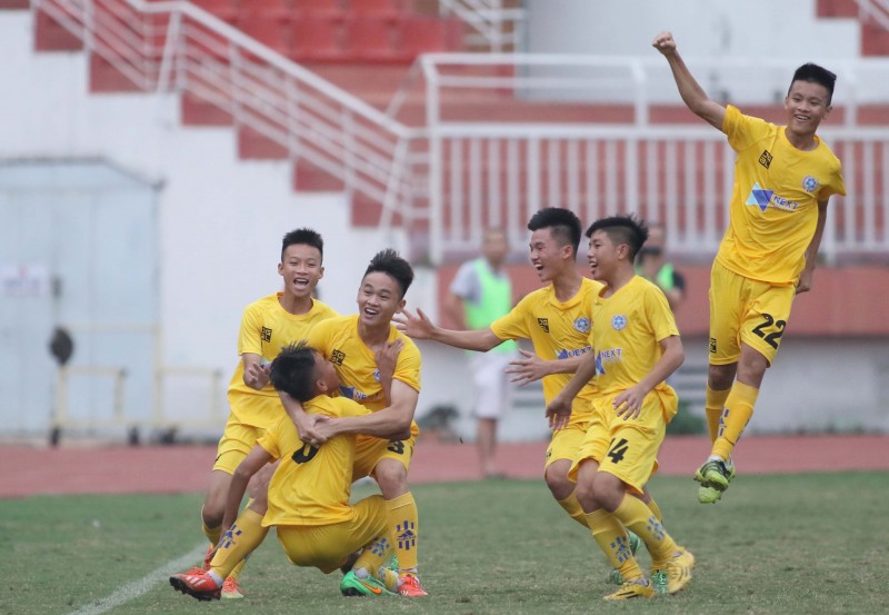 Thắng sát nút U15 HAGL, Thanh Hóa có 3 điểm đầu tiên