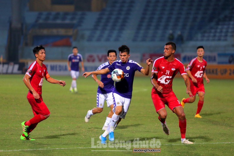 Quang Hải lập cú đúp, Hà Nội tiến gần ngôi vô địch