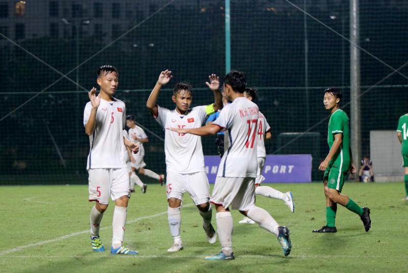 Tuyển U16 Việt Nam gây kinh hoàng cho Macau bằng đội hình dự bị
