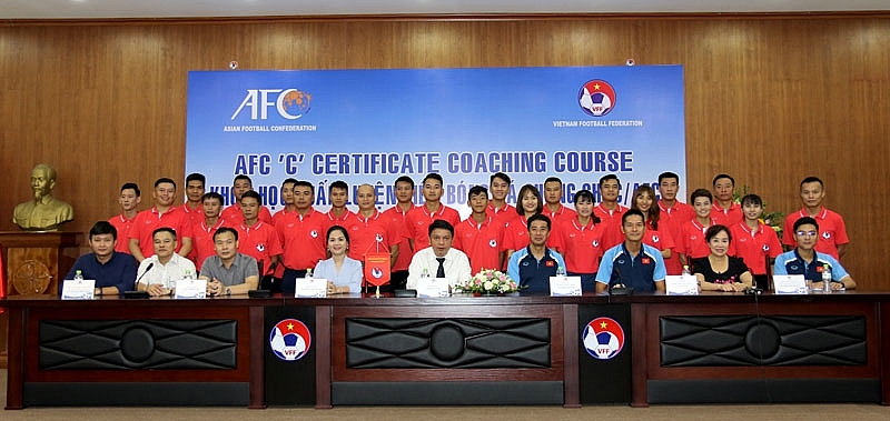 Khai giảng khóa đào tạo huấn luyện viên bóng đá chứng chỉ C,  AFC 2020