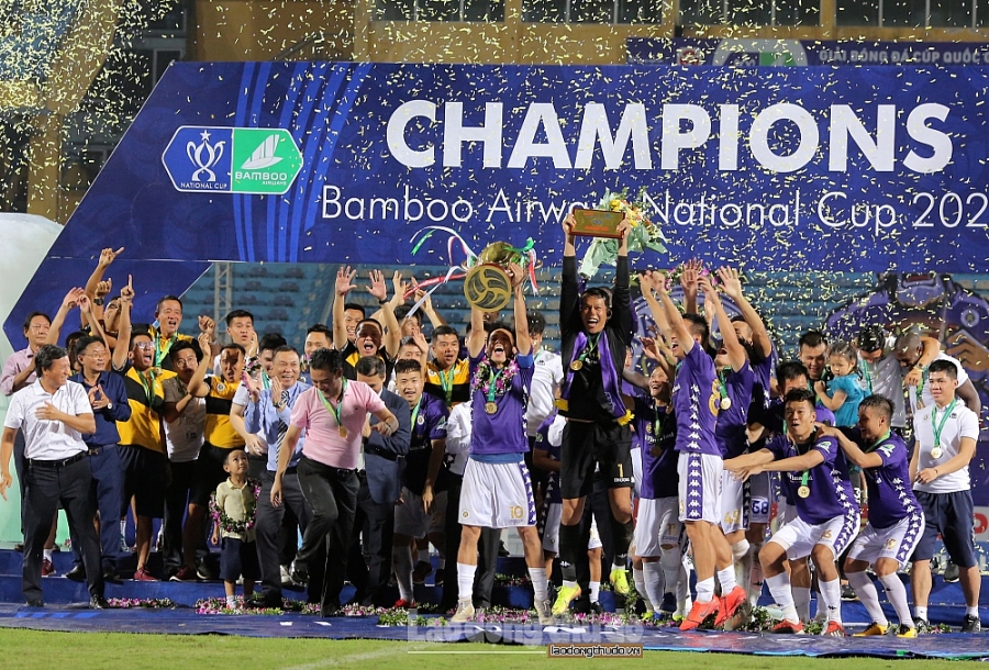 Hà Nội FC chỉ mất 10 phút để giành lại ngôi vô địch