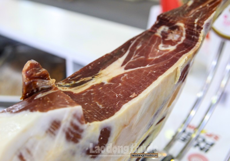 Thịt muối Jamón Ibérico của Tây Ban Nha được làm ra như thế nào?