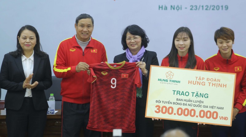 Đội tuyển bóng đá nữ Việt Nam sẽ được tài trợ 100 tỉ đồng