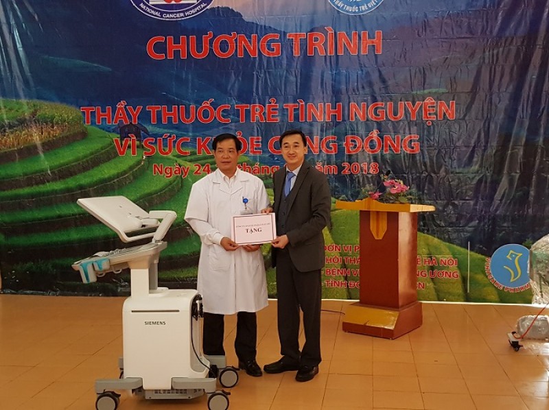 thay thuoc tre tinh nguyen vi suc khoe cong dong