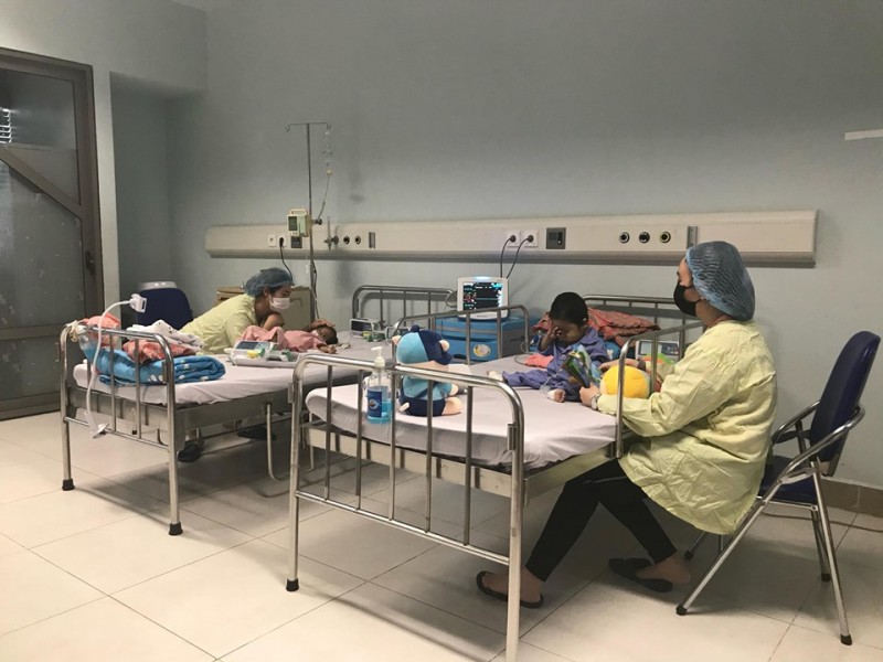 Phẫu thuật ghép gan thành công cho bệnh nhi nhỏ tuổi nhất Việt Nam