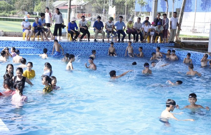 Chương Mỹ: Khai mạc lớp phổ cập bơi hè 2019