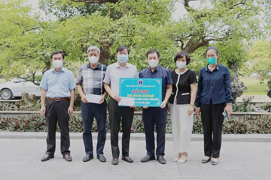 Công đoàn Y tế Việt Nam: Đồng hành, hỗ trợ các nhân viên y tế tuyến đầu chống dịch