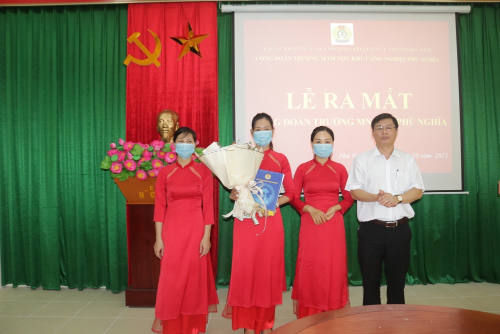 Ra mắt Công đoàn Trường Mầm non Khu công nghiệp Phú Nghĩa