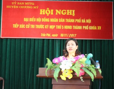 Chủ tịch LĐLĐ Thành phố Nguyễn Thị Tuyến tiếp xúc cử tri huyện Chương Mỹ