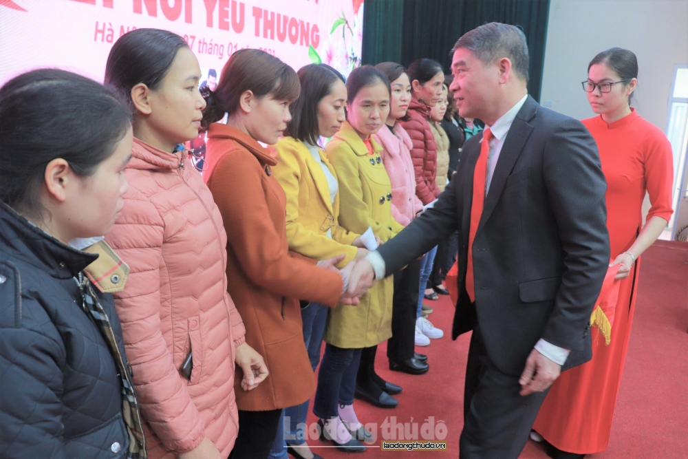 Liên đoàn Lao động huyện Phú Xuyên đã tổ chức chương trình “Tết sum vầy 2021 – Kết nối yêu thương”