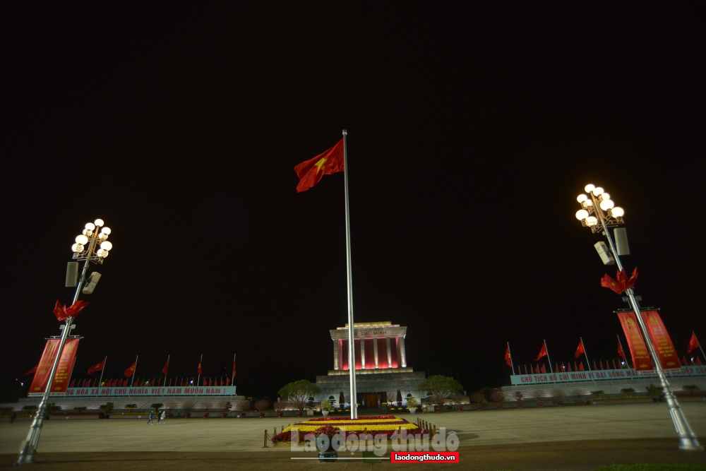 Trang nghiêm lễ chào cờ sáng mùng 1 Tết tại Quảng trường Ba Đình lịch sử