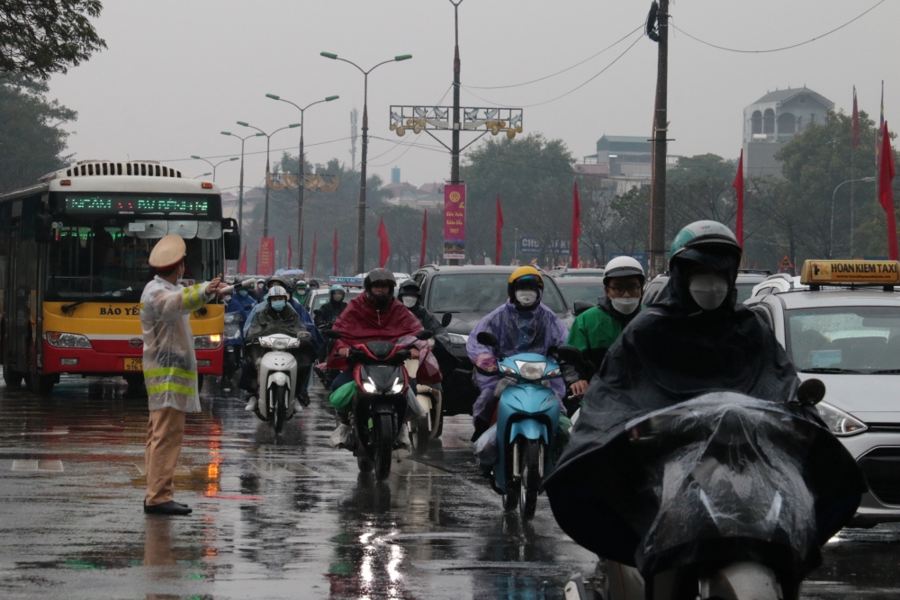 Thời tiết mới nhất: Gió mùa Đông Bắc tràn về, Bắc Bộ trời chuyển lạnh, có nơi dưới 15 độ C