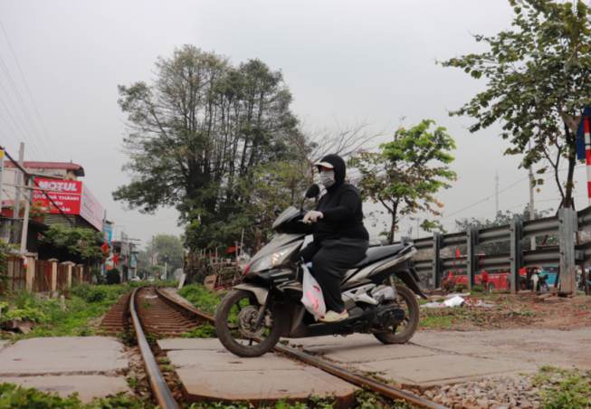 duong-ngang-dan-sinh-tu-mo-qua-duong-sat-noi-dai-nhung-tai-nan-thuong-tam-13