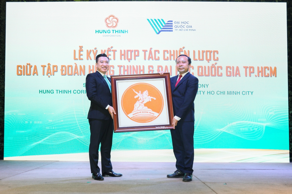 Tập đoàn Hưng Thịnh và Đại học Quốc gia Thành phố Hồ Chí Minh ký kết hợp tác chiến lược