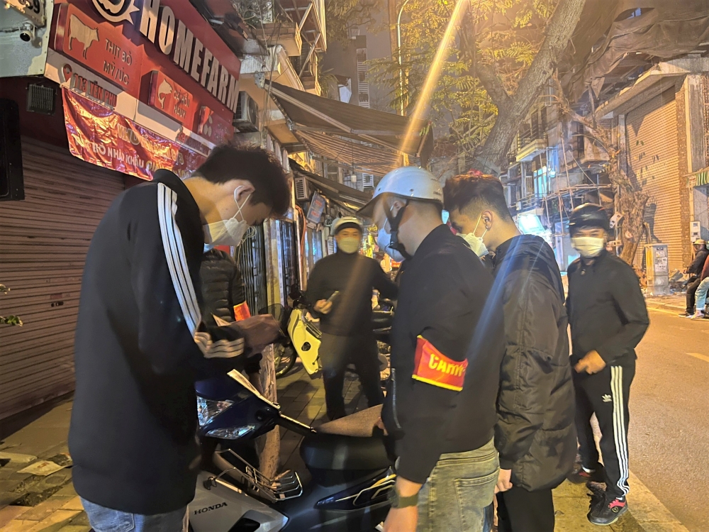Kịp thời ngăn chặn nhiều hành vi vi phạm giao thông sau trận thắng của tuyển bóng đá U23 Việt Nam