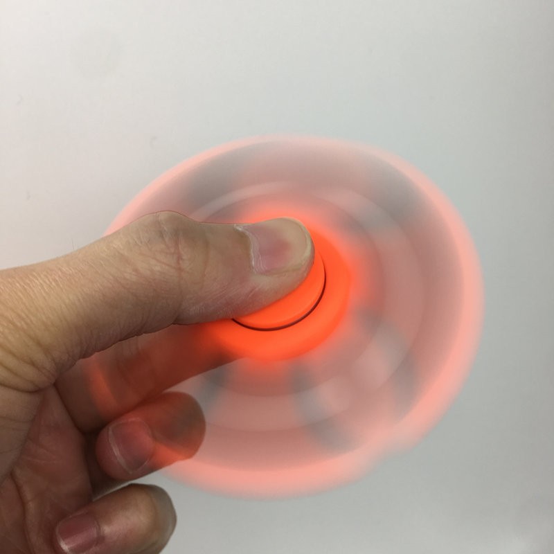 fidget spinner trao luu moi xuat hien tai viet nam 52899