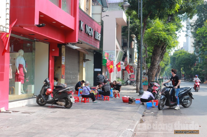 Nhiều cửa hàng kinh doanh vi phạm quy định về giờ mở cửa