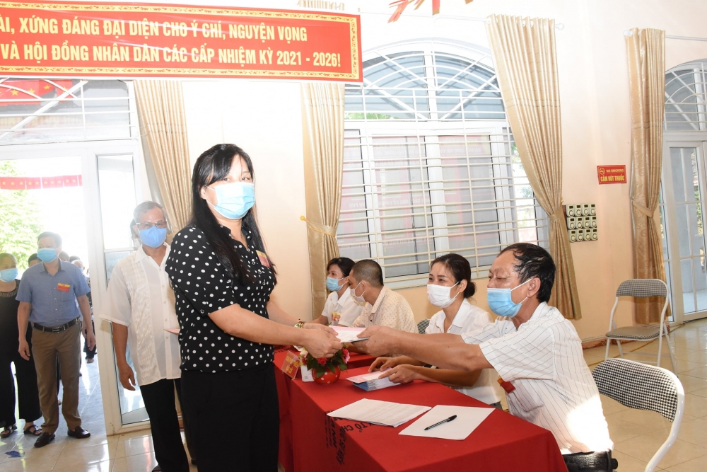 Huyện Ứng Hòa: Không khí ngày bầu cử diễn ra trang trọng, nghiêm túc