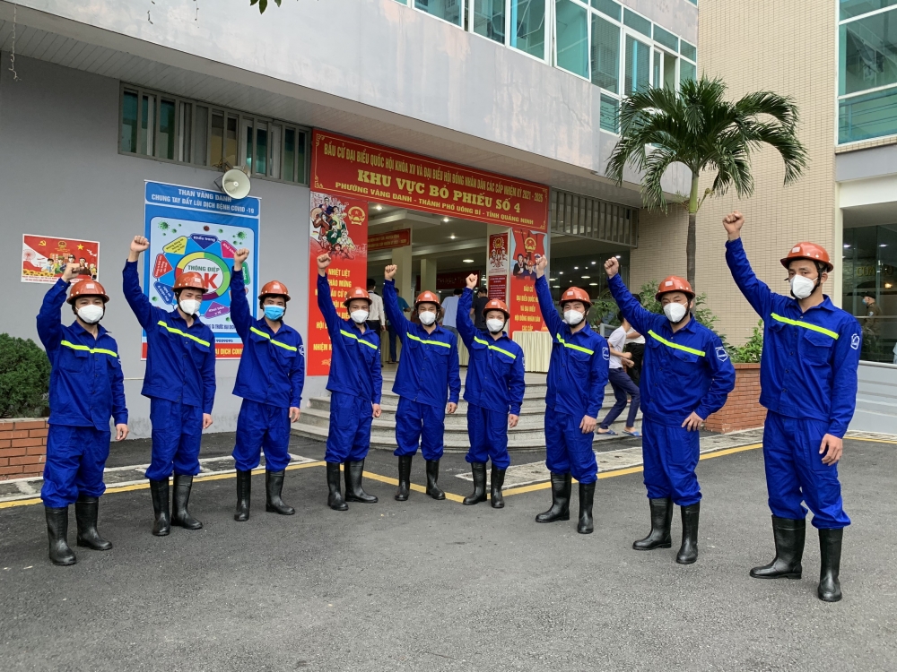 Quảng Ninh: Hàng vạn thợ mỏ đi bỏ phiếu với tinh thần trách nhiệm cao