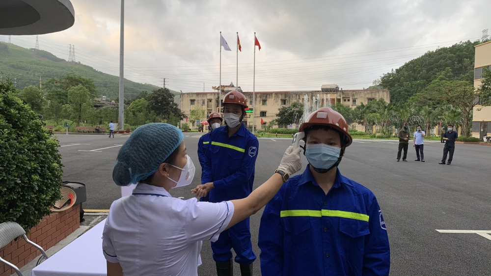 Quảng Ninh: Hàng vạn thợ mỏ đi bỏ phiếu với tinh thần trách nhiệm cao