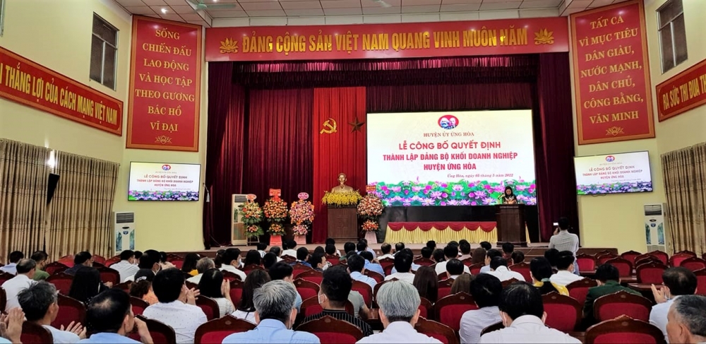 Huyện Ứng Hòa công bố quyết định thành lập Đảng bộ khối doanh nghiệp ngoài khu vực Nhà nước