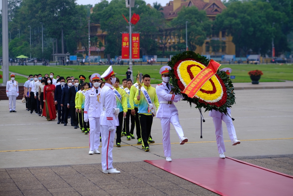 Tự hào nam VĐV người Hà Nội rước Quốc kỳ tại SEA Games trên quê hương