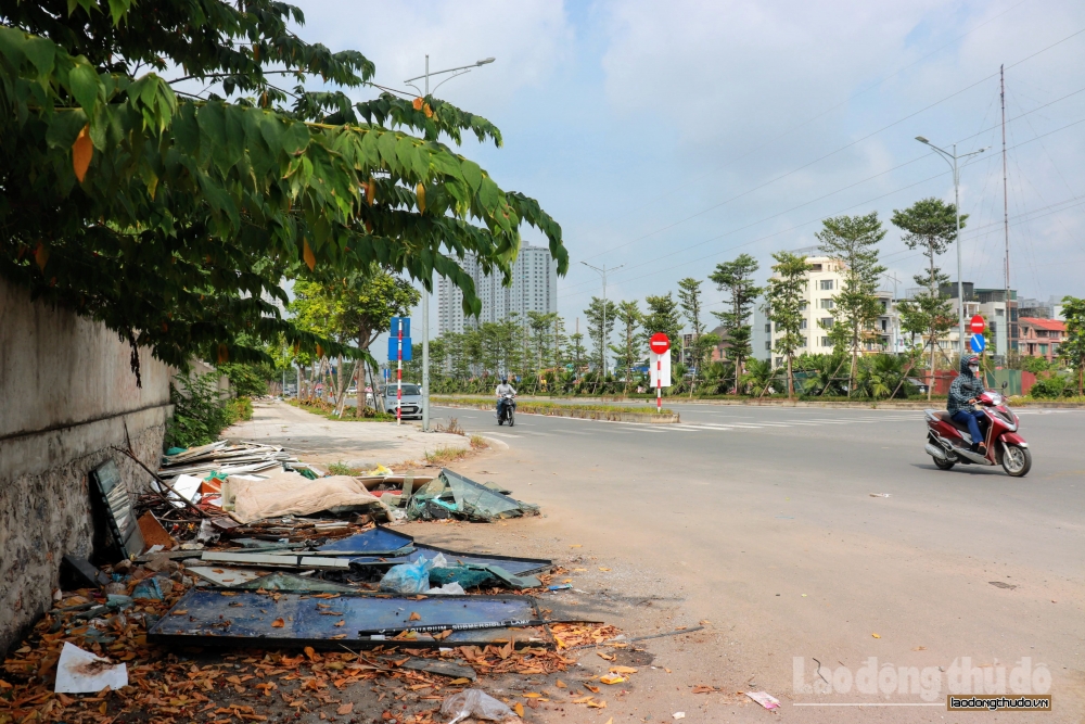 Đại lộ nghìn tỷ Chu Văn An nhếch nhác vì rác thải